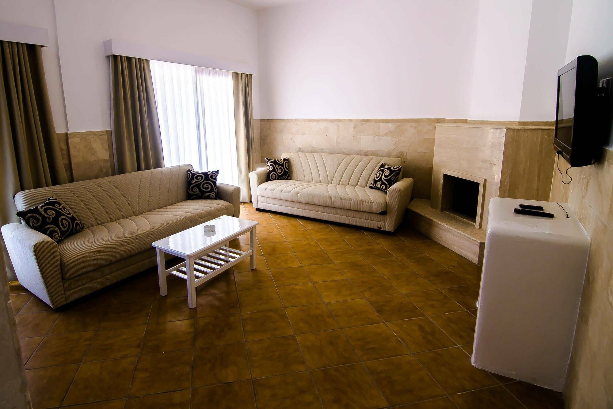 The Pine Bay Club Hotell Kyrenia  Exteriör bild